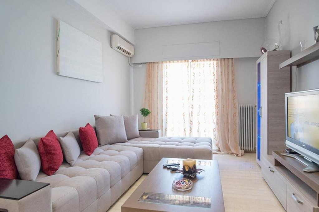 Spacious And Luxurious Apartment In Athens Center ภายนอก รูปภาพ