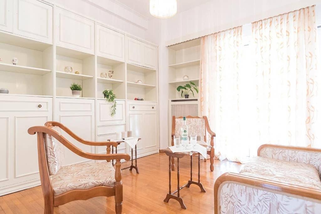 Spacious And Luxurious Apartment In Athens Center ภายนอก รูปภาพ